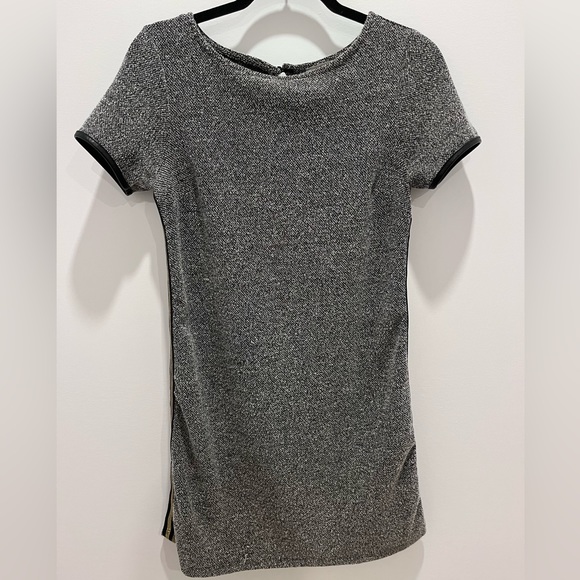 XS Dress - Picture 3 of 4